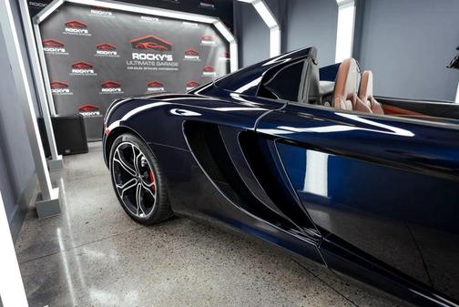 2014 McLaren MP4-12C Base