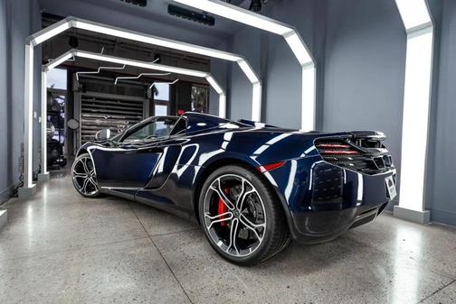 2014 McLaren MP4-12C Base
