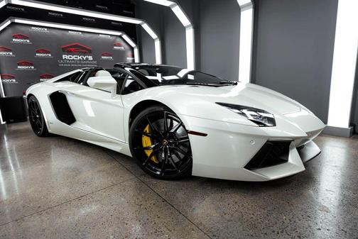 2016 Lamborghini Aventador LP700-4 Roadster