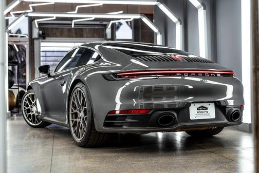 2021 Porsche 911 Carrera