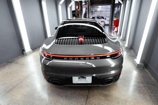 2021 Porsche 911 Carrera