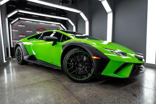 2023 Lamborghini Huracan Sterrato Sterrato Coupe 2D