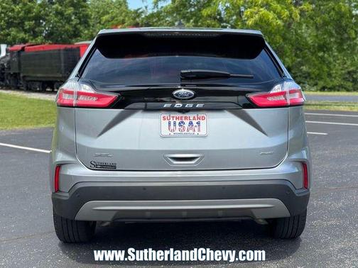 Silver Metallic 2022 Ford Edge SEL
