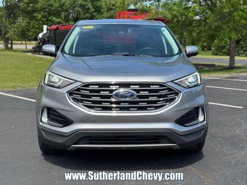 Silver Metallic 2022 Ford Edge SEL