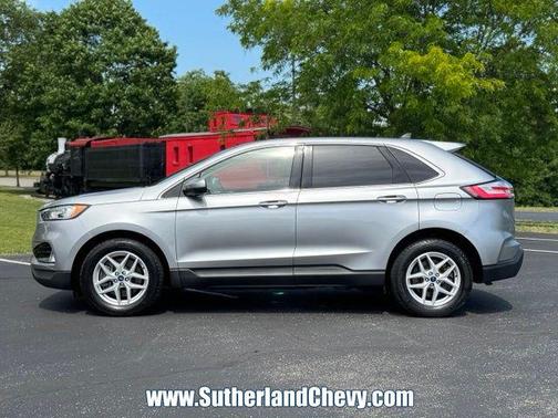 Silver Metallic 2022 Ford Edge SEL