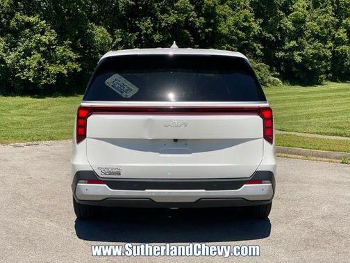 Snow White Pearl 2025 Kia Carnival LXS