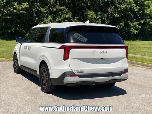 Snow White Pearl 2025 Kia Carnival LXS