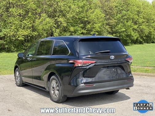 2021 Toyota Sienna XLE