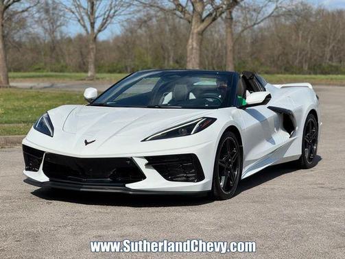 Arctic White 2024 Chevrolet Corvette Stingray w/2LT