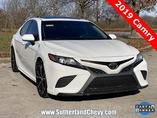 2019 Toyota Camry SE