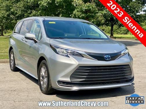 2023 Toyota Sienna LE