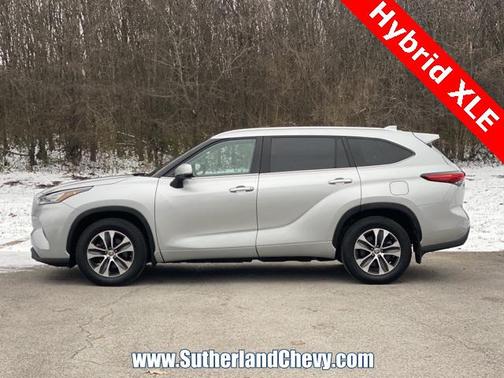 2022 Toyota Highlander Hybrid XLE