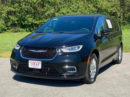 2025 Chrysler Pacifica L