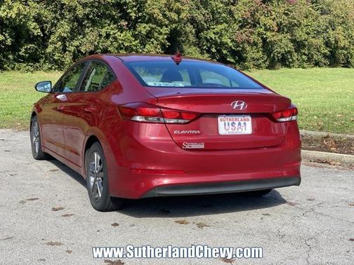 2017 Hyundai ELANTRA SE