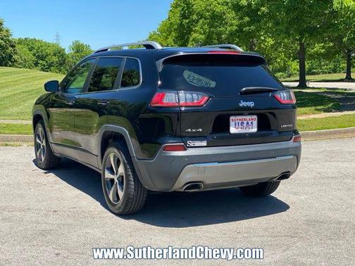 Diamond Black Crystal Pearlcoat 2019 Jeep Cherokee Limited