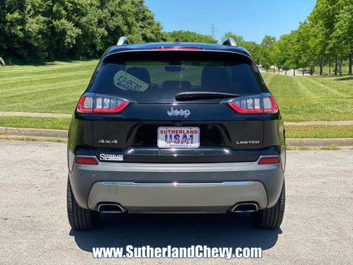 Diamond Black Crystal Pearlcoat 2019 Jeep Cherokee Limited