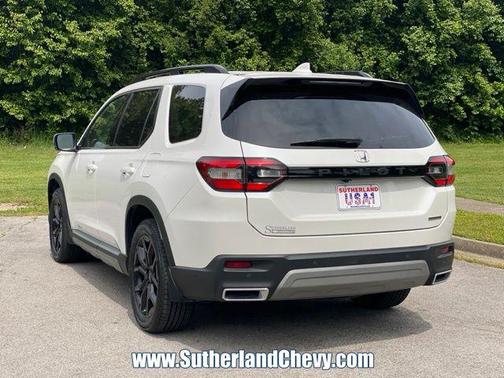 Platinum White Pearl 2025 Honda Pilot Touring 8-Passenger