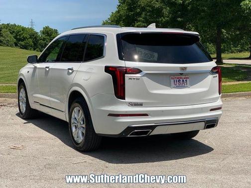 Crystal White Tricoat 2024 Cadillac XT6 Luxury FWD