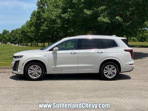 Crystal White Tricoat 2024 Cadillac XT6 Luxury FWD