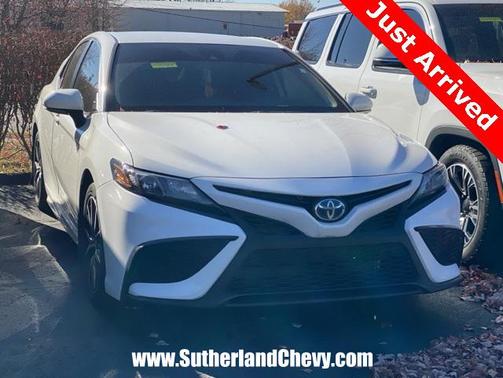 2024 Toyota Camry Hybrid SE