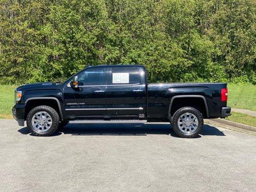 Onyx Black 2018 GMC Sierra 2500 Denali