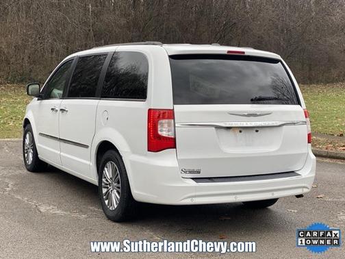 2014 Chrysler Town & Country Touring-L