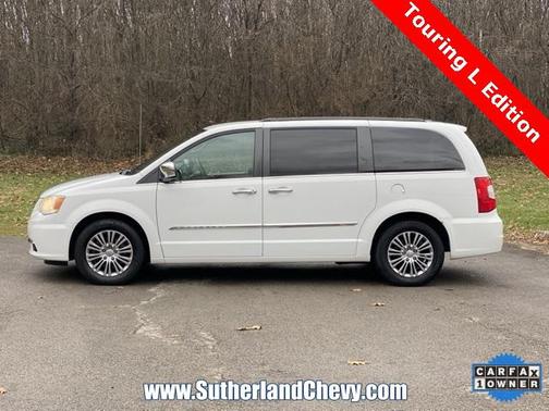 2014 Chrysler Town & Country Touring-L