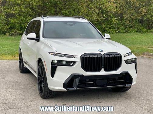 Mineral White Metallic 2025 BMW X7 xDrive40i