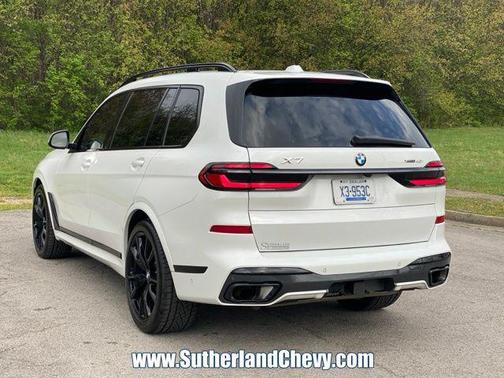 Mineral White Metallic 2025 BMW X7 xDrive40i