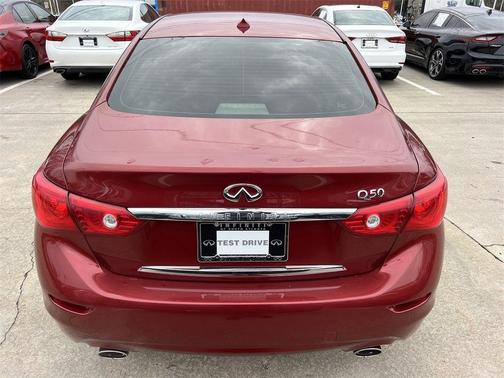 2015 INFINITI Q50 Premium