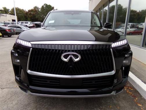 2025 INFINITI QX80 PURE