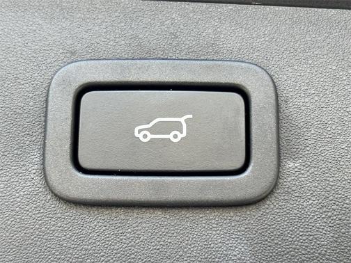 2020 Jaguar E-PACE Base