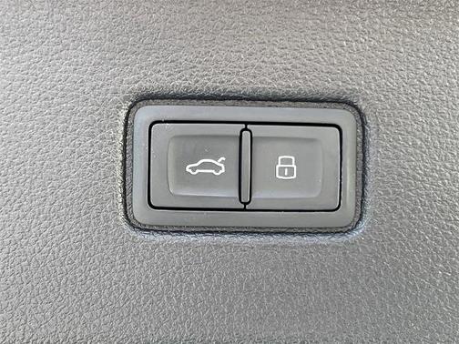 2020 Audi Q7 55 Premium Plus