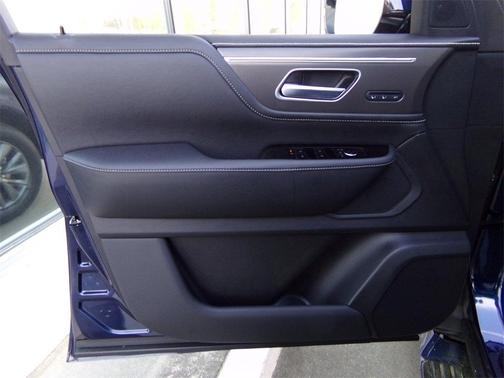 2025 INFINITI QX80 PURE