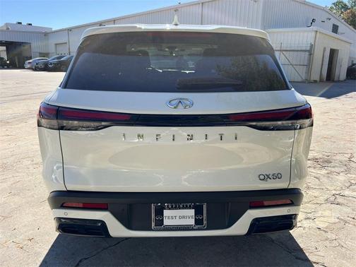 2025 INFINITI QX60 Pure