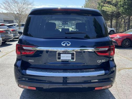 2024 INFINITI QX80 Luxe