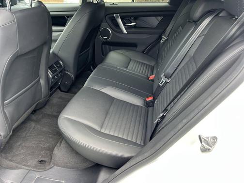 Fuji White 2024 Land Rover Discovery Sport Core S