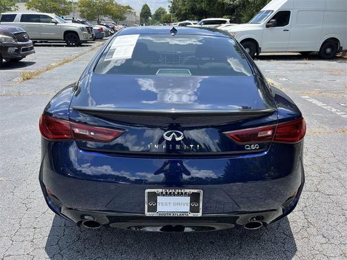 2022 INFINITI Q60 LUXE