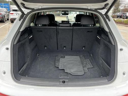 2024 Audi Q5 45 S line quattro Premium