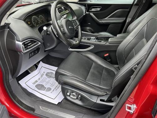 2018 Jaguar F-PACE 30t R-Sport