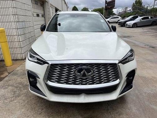 Majestic White 2023 INFINITI QX55 LUXE