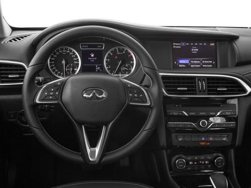 2018 INFINITI QX30 Luxury
