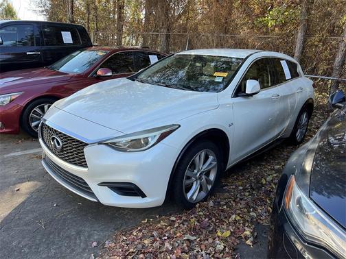 2018 INFINITI QX30 Luxury