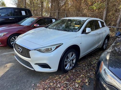 2018 INFINITI QX30 Luxury