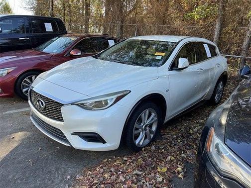 2018 INFINITI QX30 Luxury
