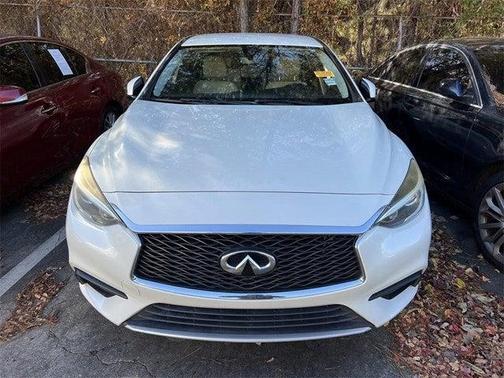 2018 INFINITI QX30 Luxury