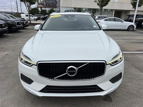 2019 Volvo XC60 T5 Momentum