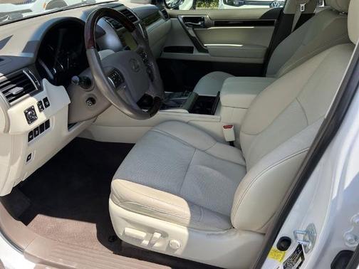 Starfire Pearl 2017 Lexus GX 460 Base