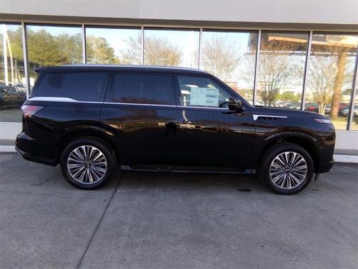 2025 INFINITI QX80 Luxe
