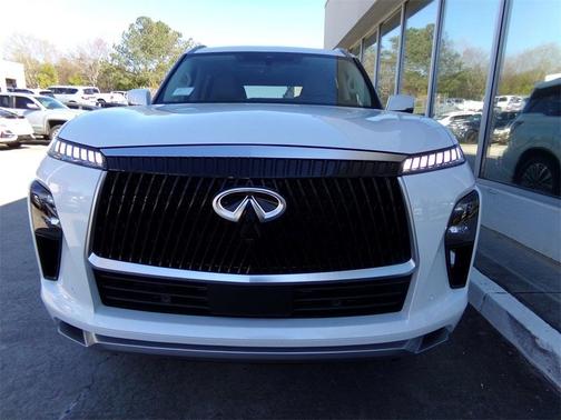 2025 INFINITI QX80 Luxe